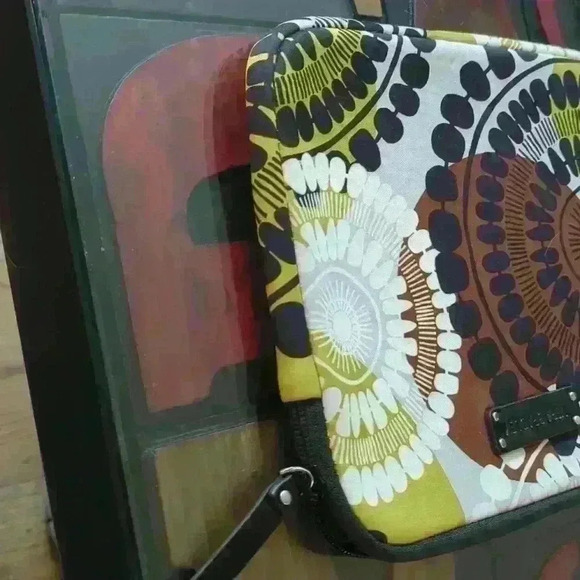 Vera Bradley Tablet Sleeve Baroque Pattern - Picture 11 of 12